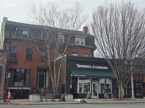 1686 Mass Ave #A, Cambridge, MA 02138