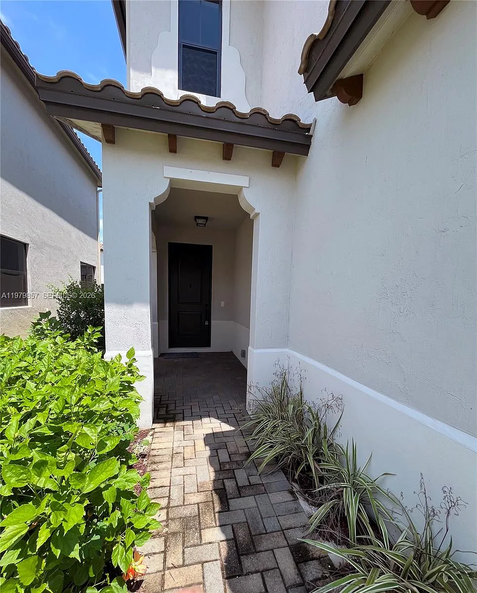 Building Photo - 5525 Agostino Way Ave