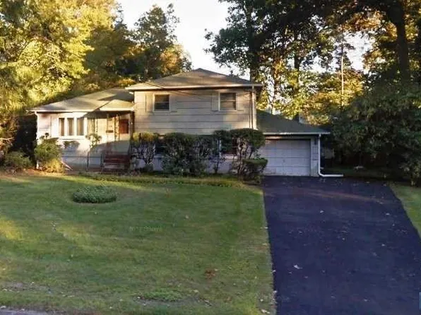34 Mary Ln, Waldwick, NJ 07463
