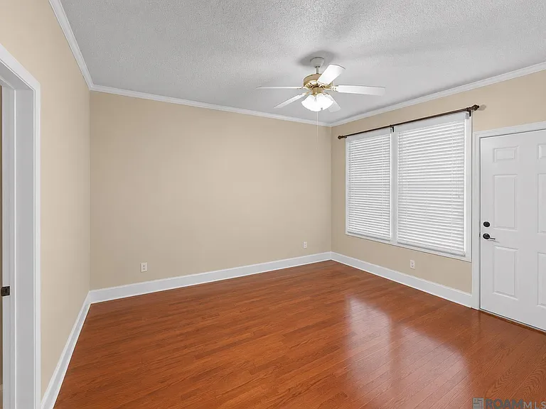 1427 Stilt St — Photo 9