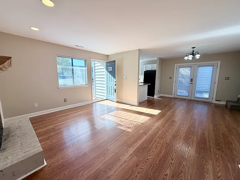 6517 Valene Ct — Photo 3