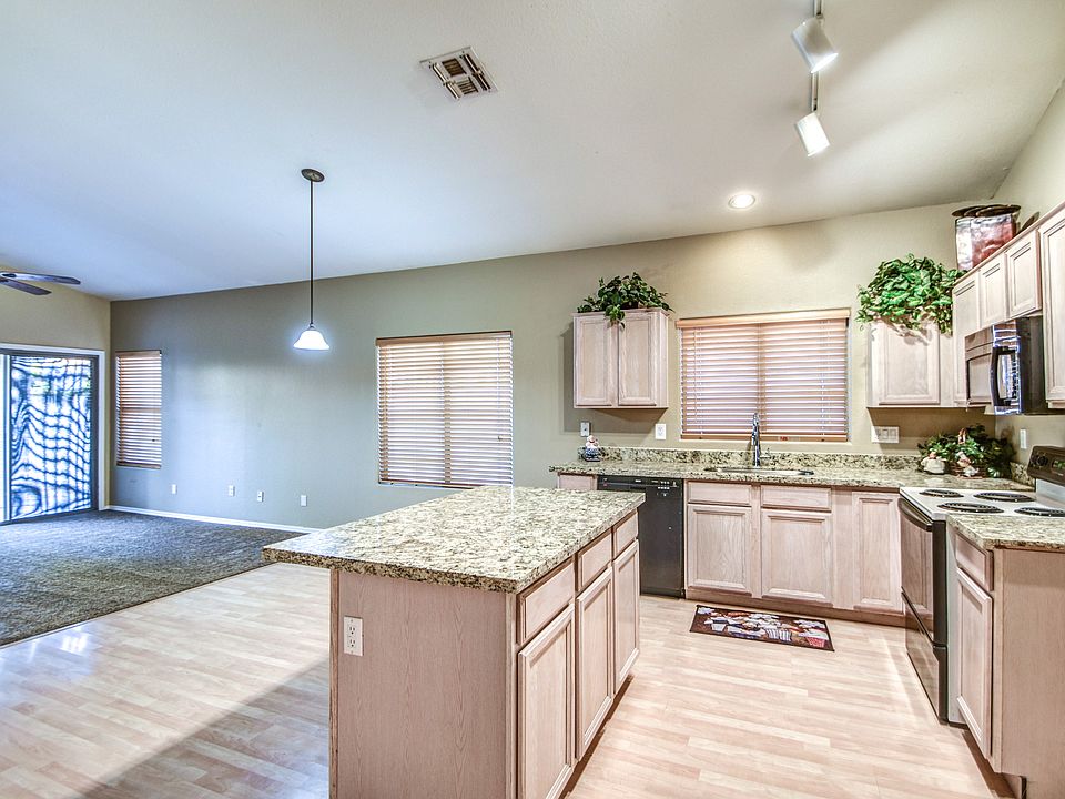 New granite,paint,carpet