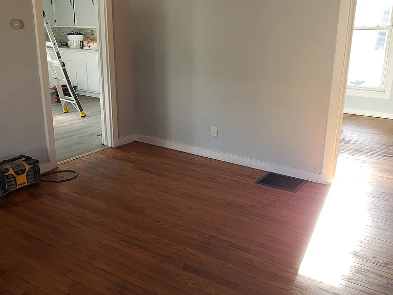 1013 Shelby Ave — Photo 5