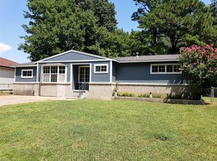 1226 N Cherokee Ave, Claremore, OK 74017