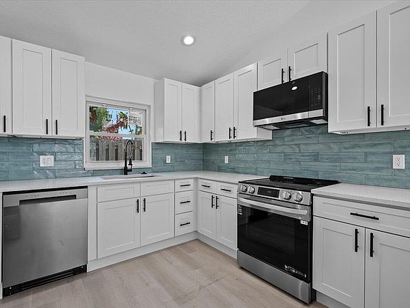 3rd image of 6334 Foster Street