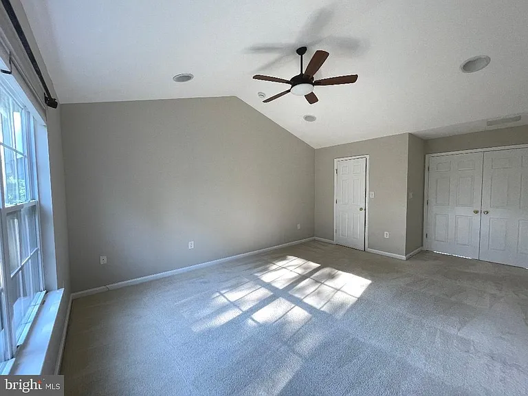 36 Hoover Ave — Photo 13