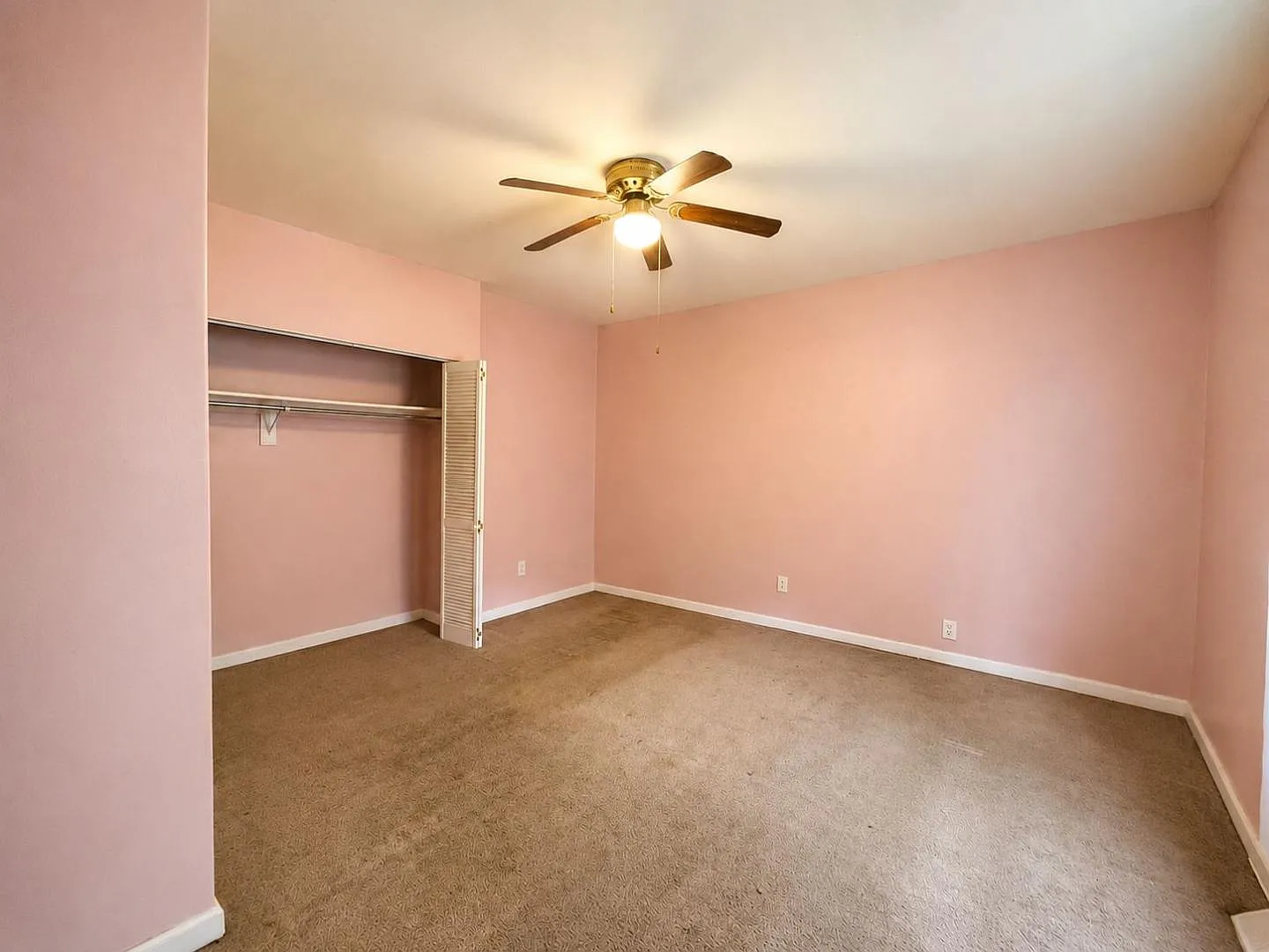 208 1/2 E Cherry St - Floor 1 — Photo 4