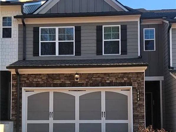 5639 Chickory Dr, Flowery Branch, GA 30542