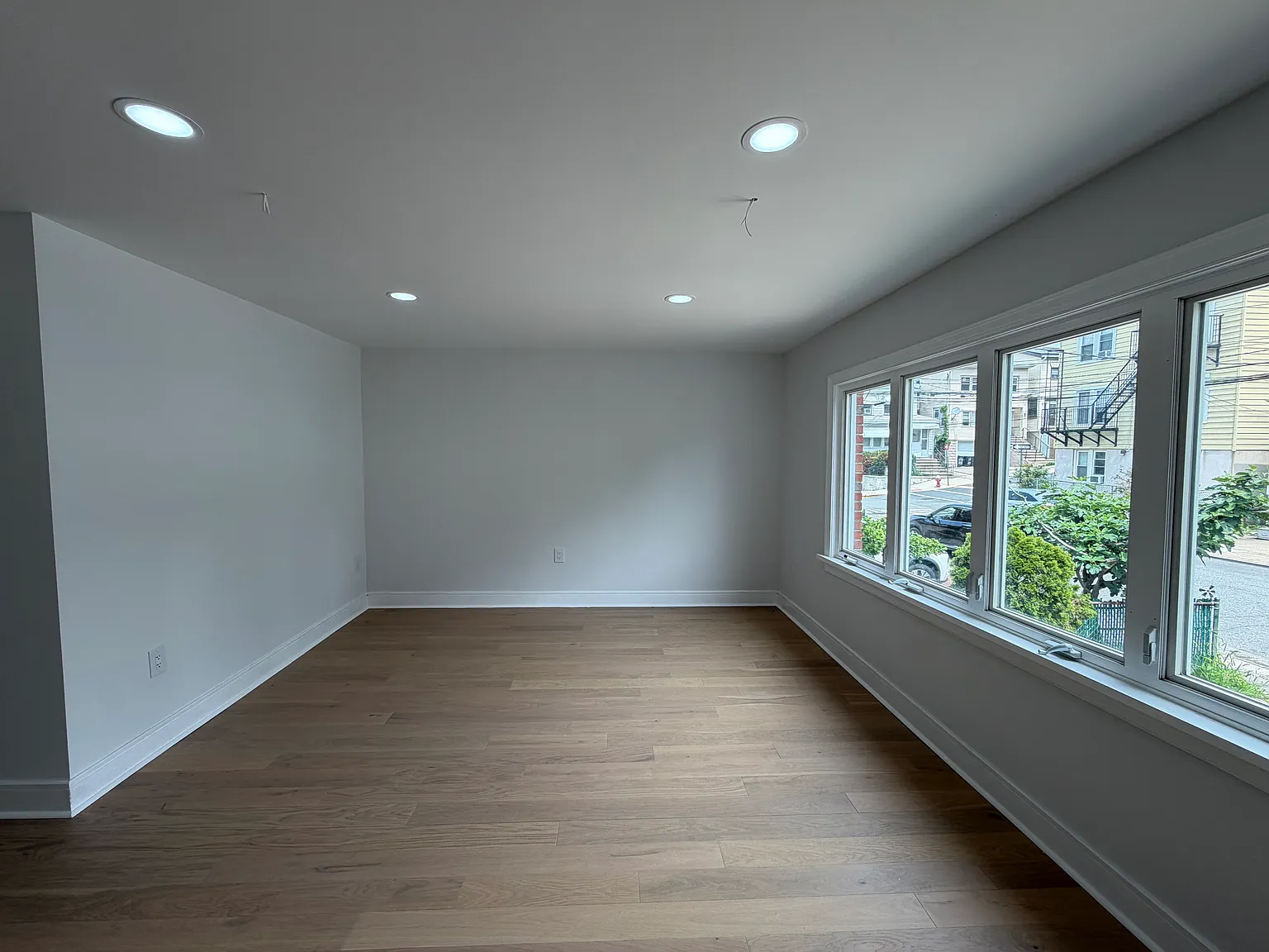 3 bed, $3,200 — Photo 2
