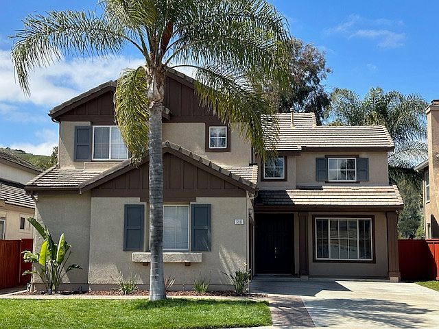 Large 2-story 5 Bedroom, 3 Bath House, with 3 car garage and lots of street parking. Available 8/1/2026.