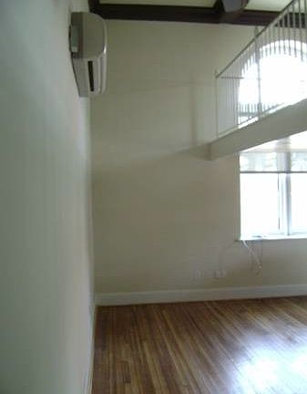 3rd image of 1548 E Main St APT 210