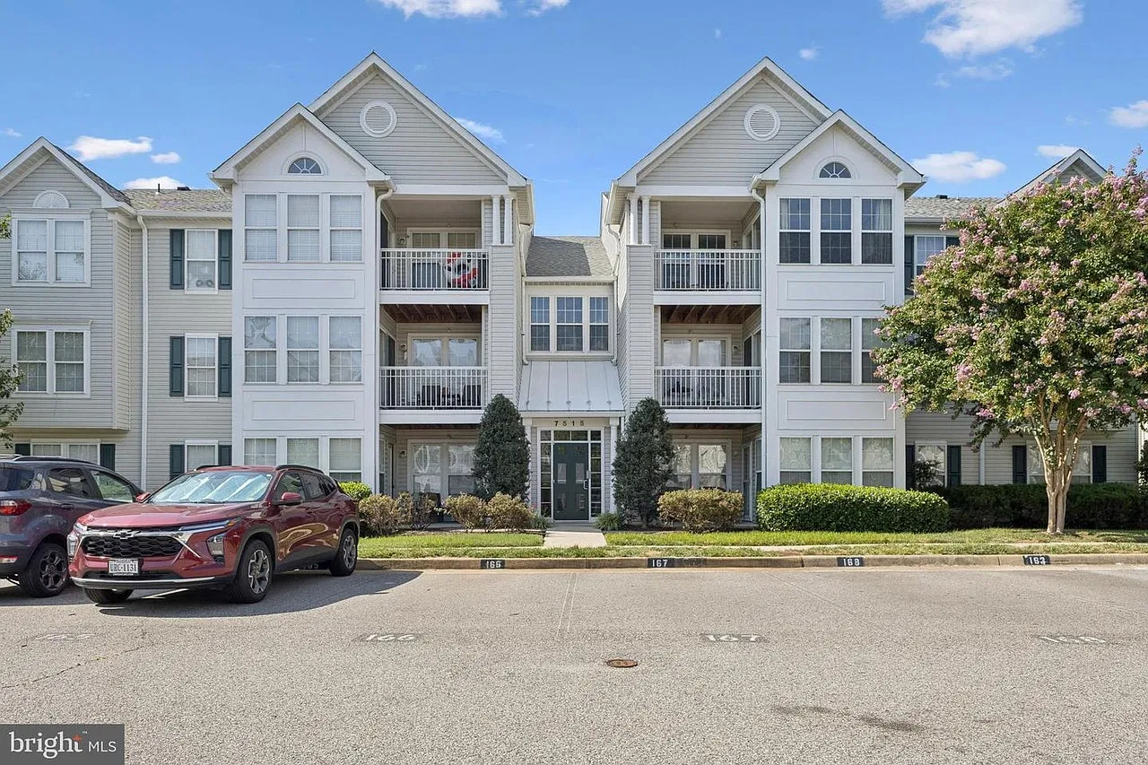 2 bed, 1244 sqft, $2,700 — Photo 2