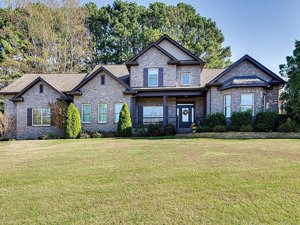 1st image of 2210 Oakwood Dr W