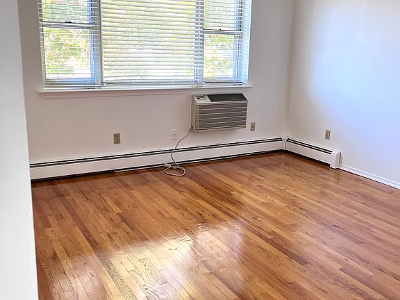 4th image of 1632 Bay View Ave Floor 2