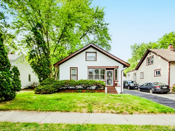 1027 W New York St, Aurora, IL 60506