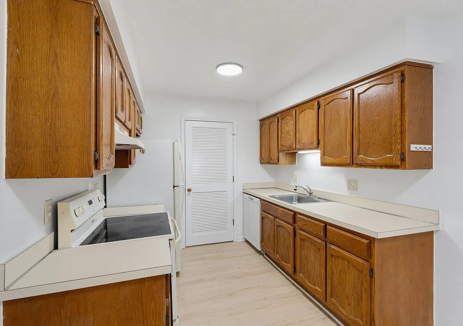 18600 Fraser Group — Photo 1