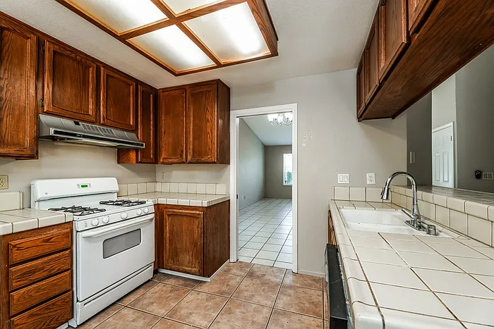 7654 Zephyr Hills Way — Photo 6