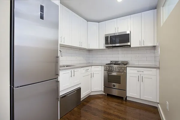 Rented by REAL New York | media 15