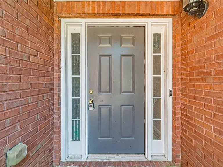 1617 Amhearst Walk Rd — Photo 2