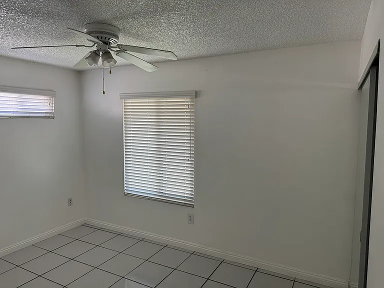 2707 Amanda St #A — Photo 3