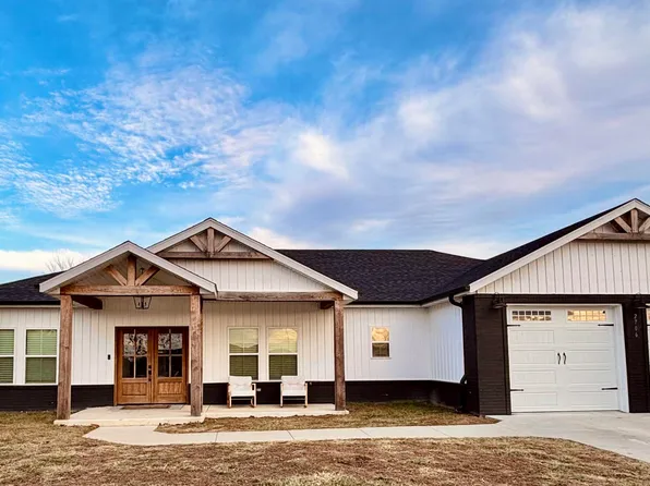 2706 Town Drive, Mountain Grove, MO 65711