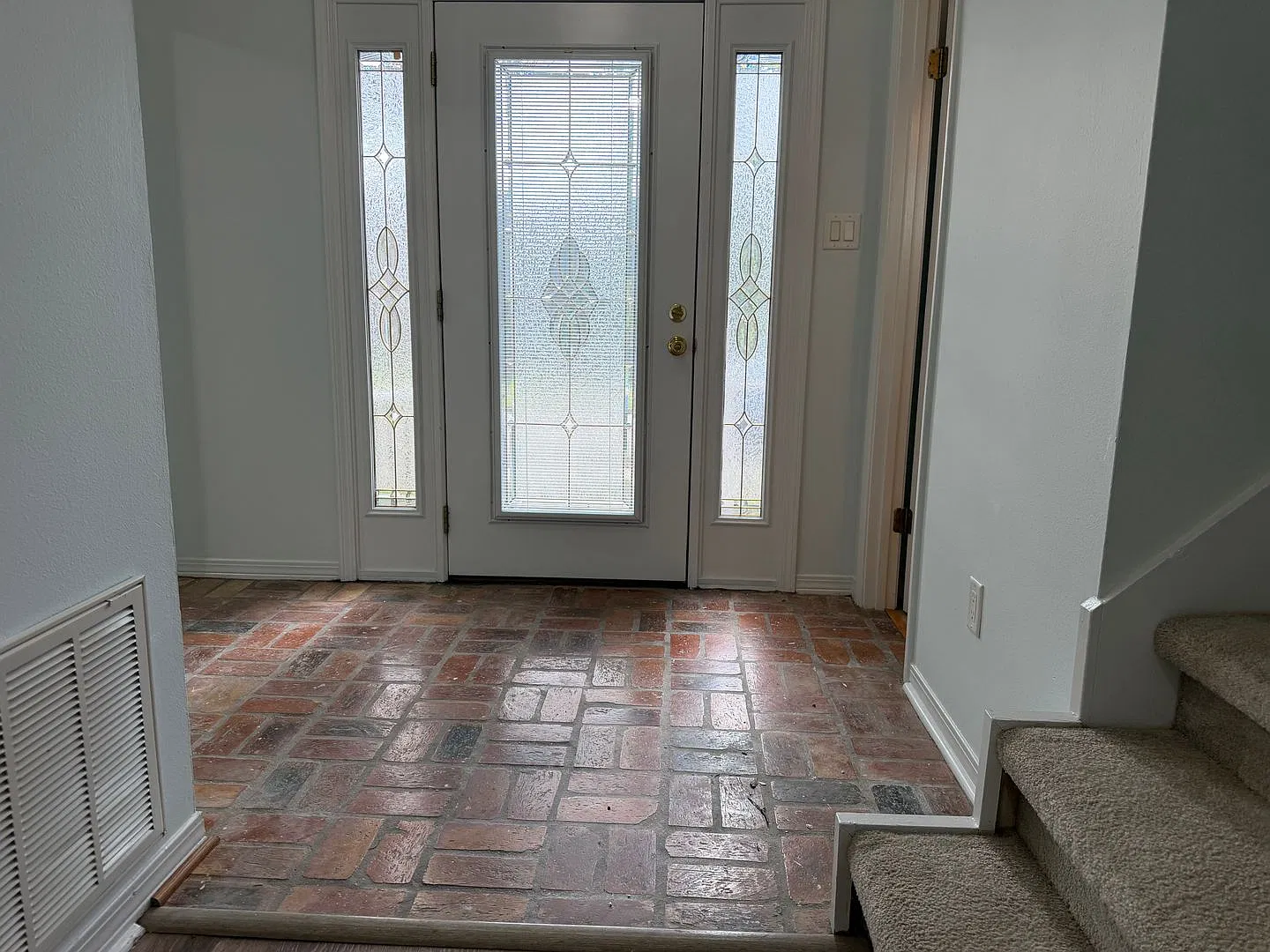 2/2.5 Townhome Close to USA campus — Photo 3