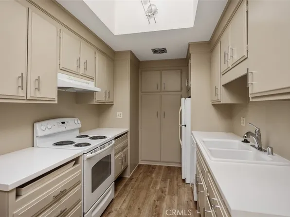 2111 Via Puerta Unit P, Laguna Woods, CA 92637