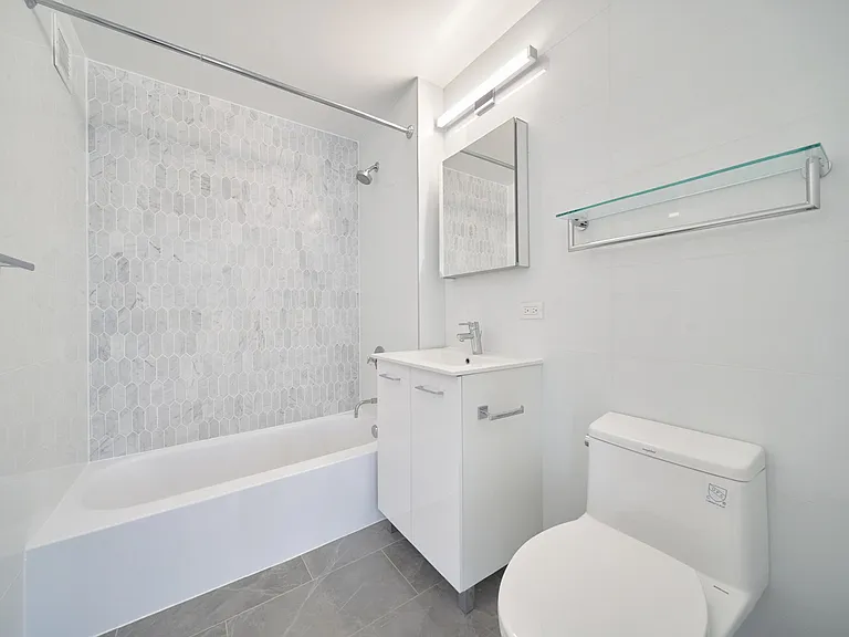 160 Riverside Blvd #10J — Photo 14