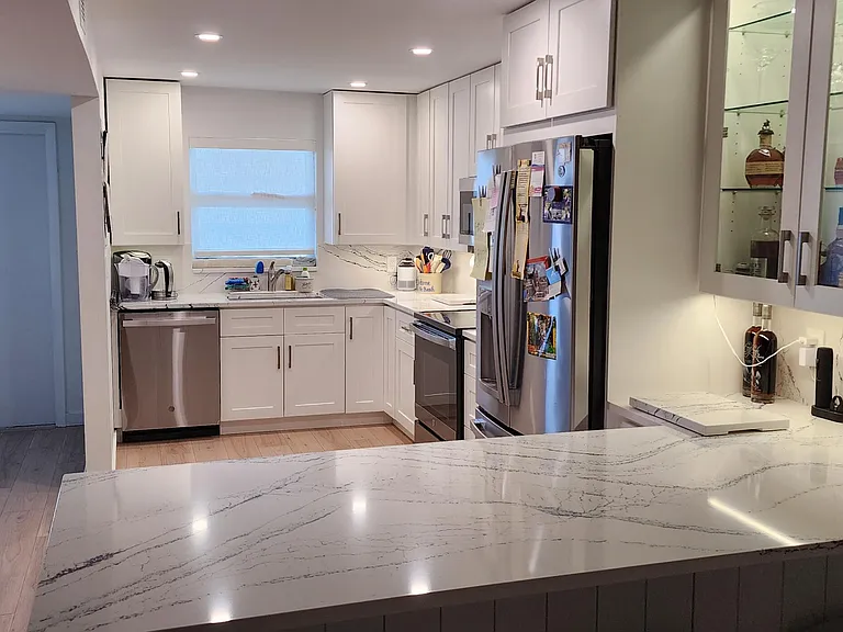 299 N Riverside Dr #604 — Photo 3