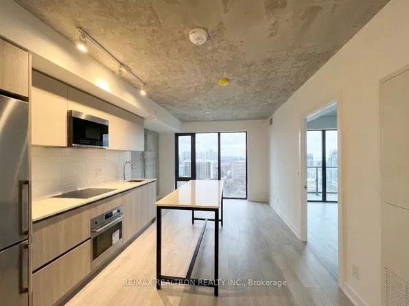 47 Mutual St #2006, Toronto, ON M5B 2A9