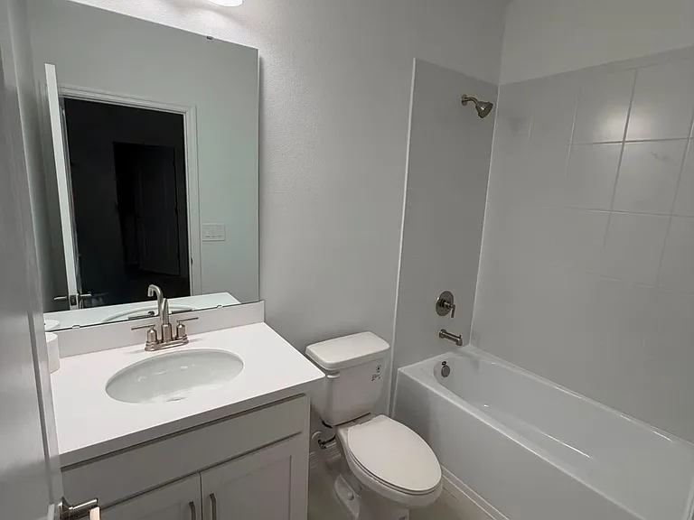 5245 Kildare Pl — Photo 2