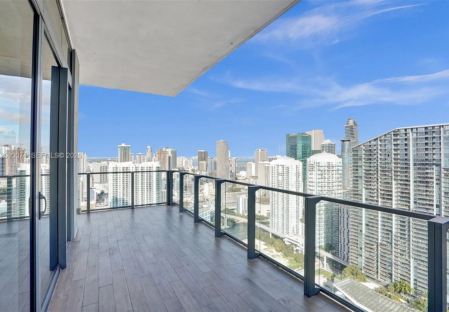 Rise Condo — Photo 4