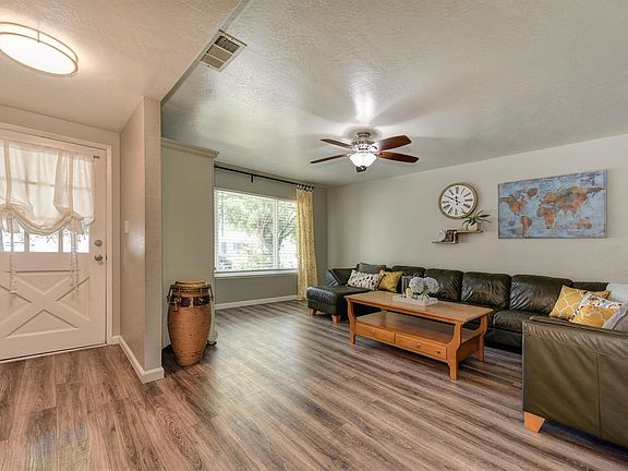 3rd image of 1721 Russell Way
