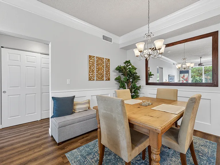 2080 Shamrock Dr — Photo 6