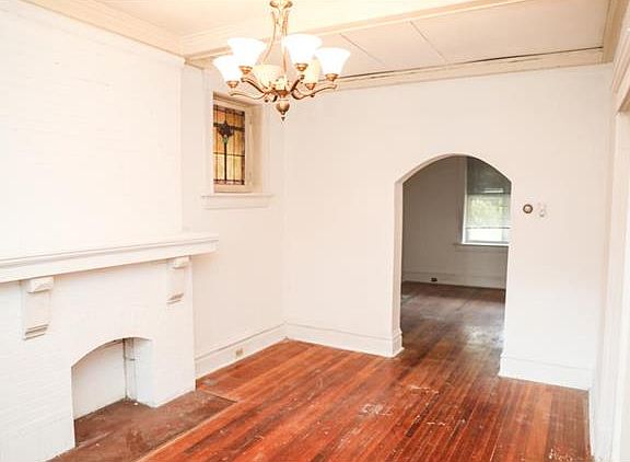 5th image of 2815 Sidney St