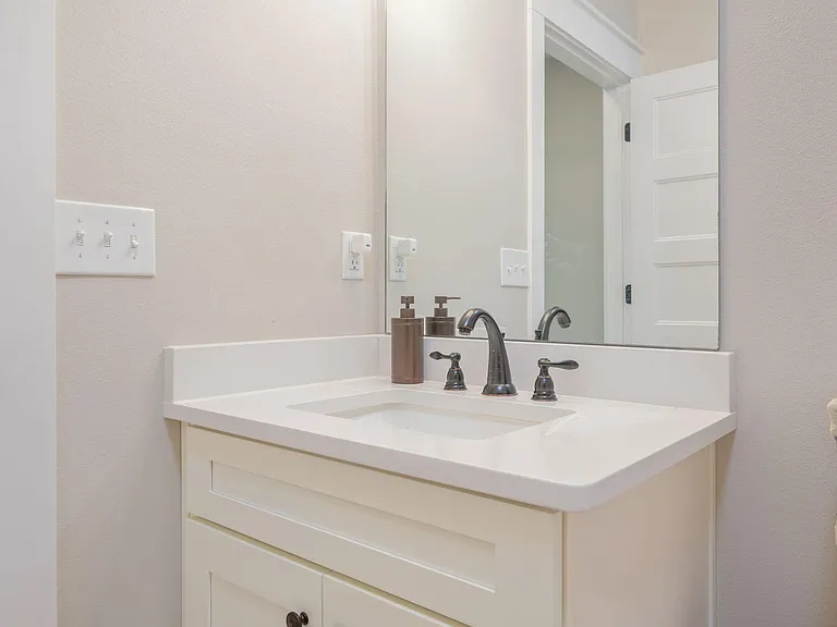 3168 Maple St — Photo 26