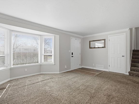 5th image of 639 E Calnette Dr