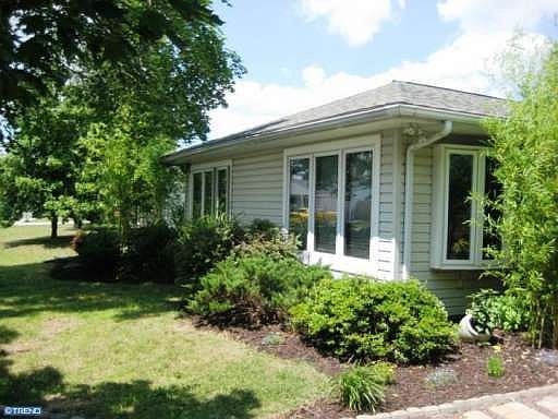 1st image of 6 Park Ln