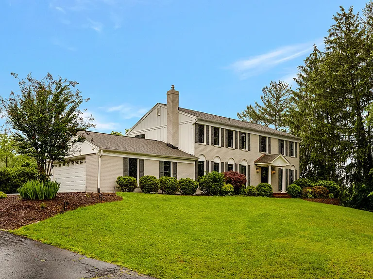 10904 Belgravia Ct — Photo 55