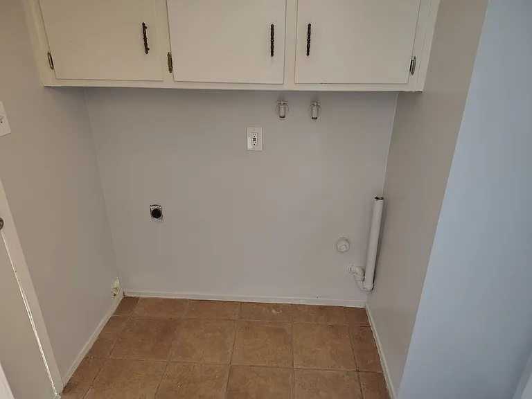 5101 Hunter Ave #7 — Photo 7