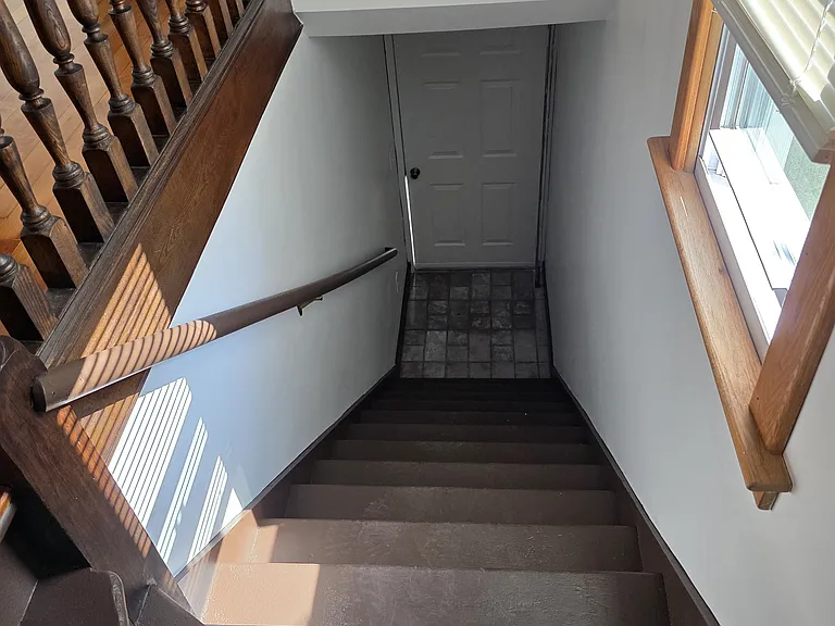 73-75 Hitchcock St — Photo 12