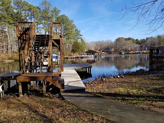 5th image of 376 Wharton Cir
