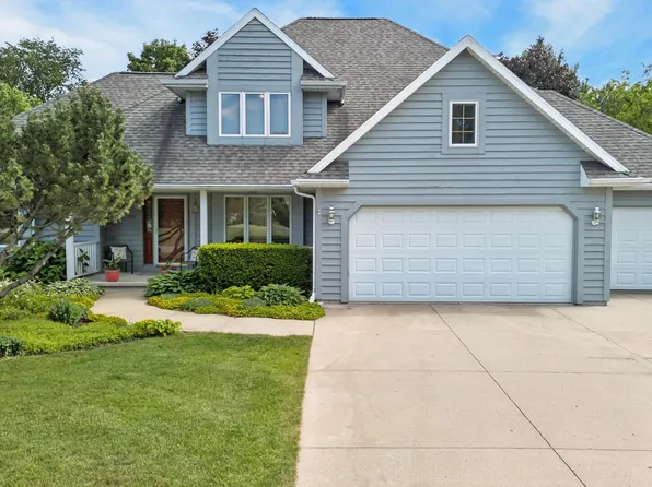 109 Old Orchard Ln, Neenah, WI 54956