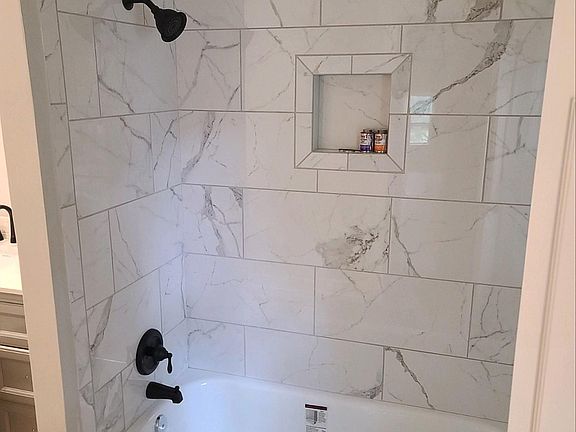 4th image of 47 Potomac St #49