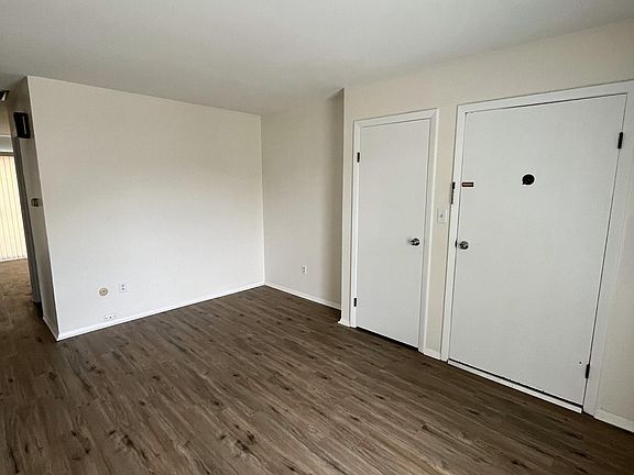 3rd image of 36 E 67th Ave