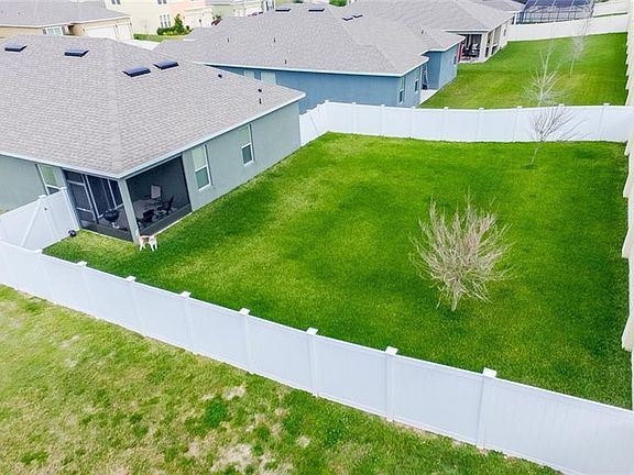 4th image of 4076 Brookshire Cir