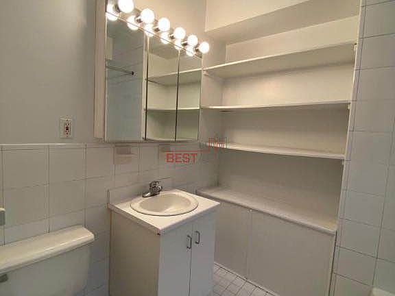 4th image of 1271 6th Ave #12E