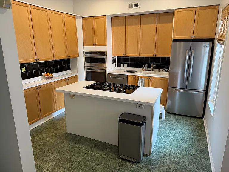 1435 W School St #2 — Photo 7