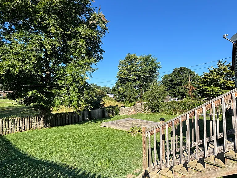 700 Elita Ln — Photo 9