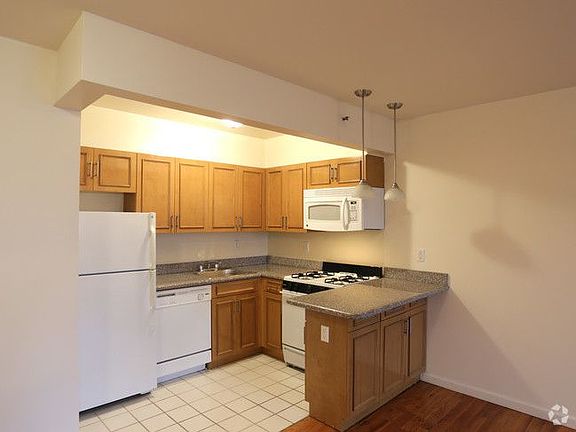 2nd image of 3714 32nd St APT 208